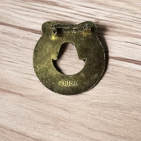 Vintage Pin Brooch Gold Toned Christmas Wreath With Red Green Enamel - Picture 3 of 4